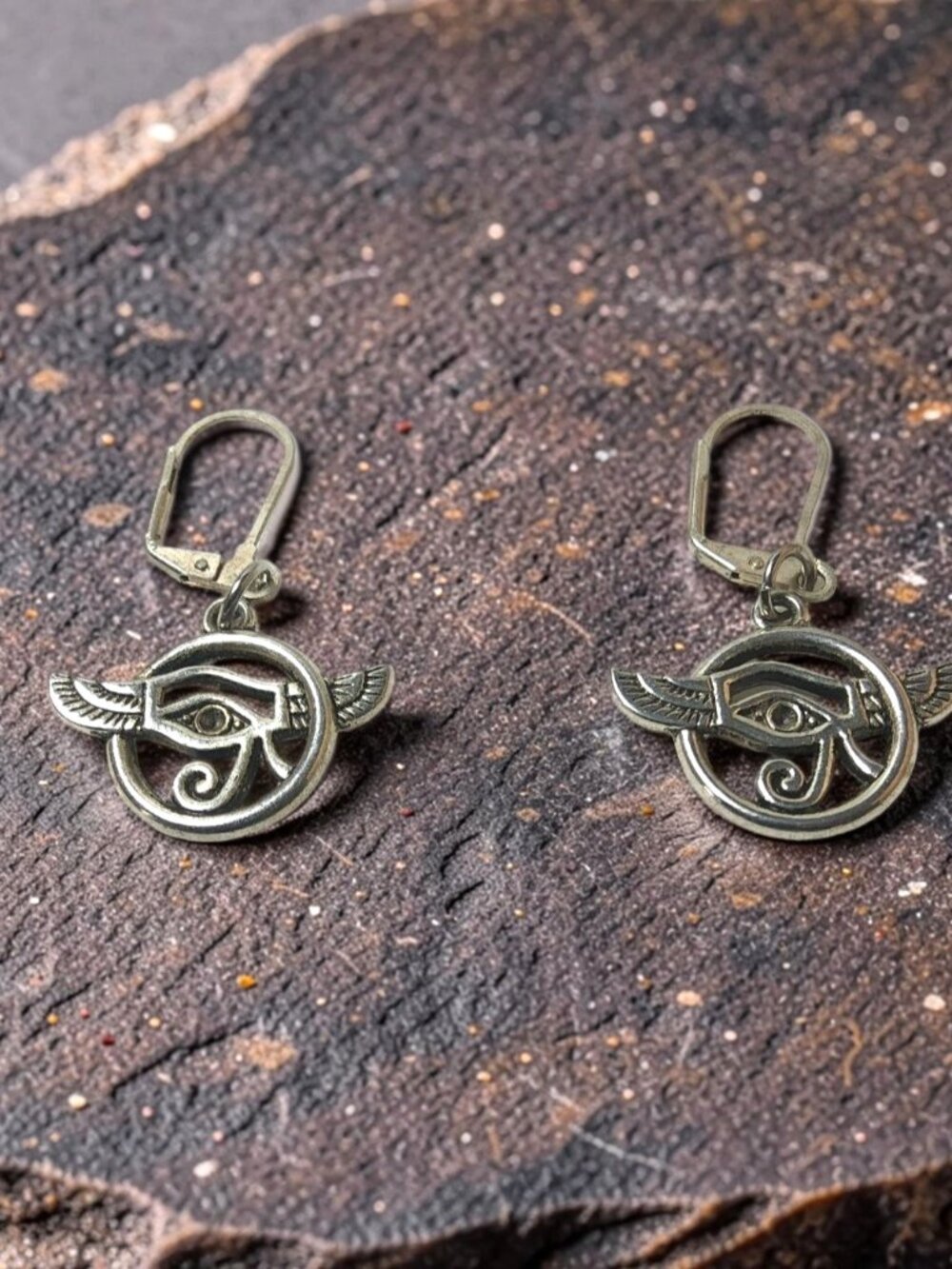 vintage silver tone egyptian eye of horus dangle earrings.